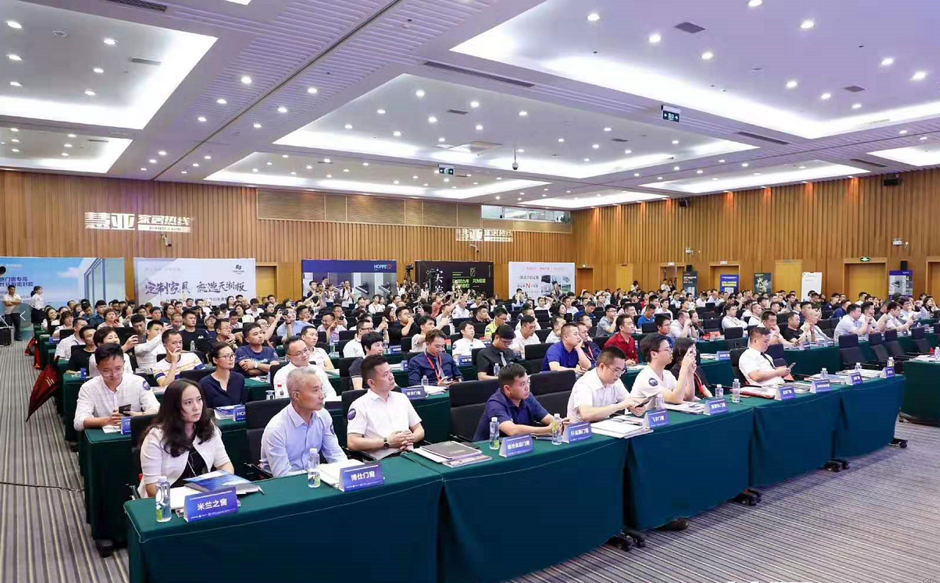 口碑見證|高端鋁合金門窗品牌正金門窗榮獲2019年度中國“十大消費者喜愛品牌”榮譽